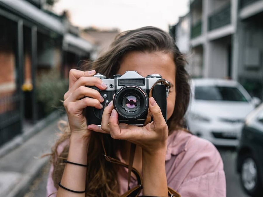15 Tasks That Photographers and Videographers Can Outsource To Virtual Assistants