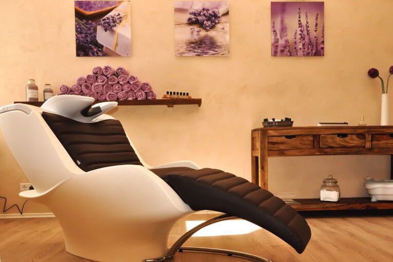Can a Virtual Assistant Contribute to The Success of Your Beauty Salon?